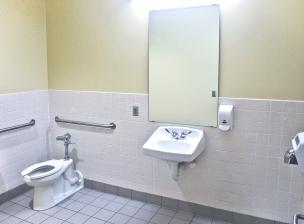 17th Avenue private bathroom